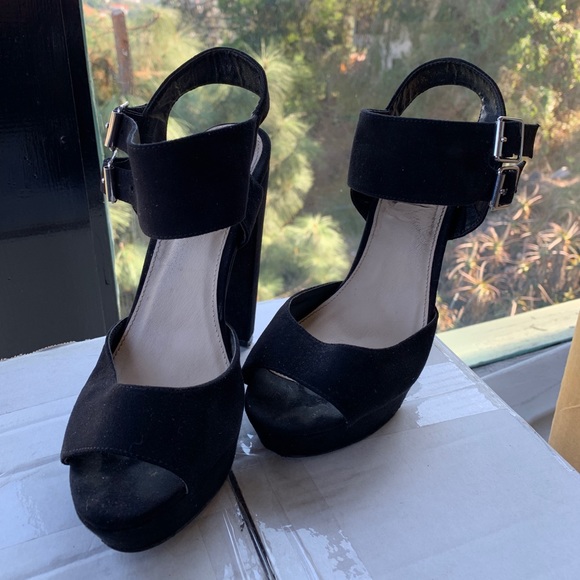 Sexy black platform sandals.  Size 7.  Forever 21 - Picture 3 of 8